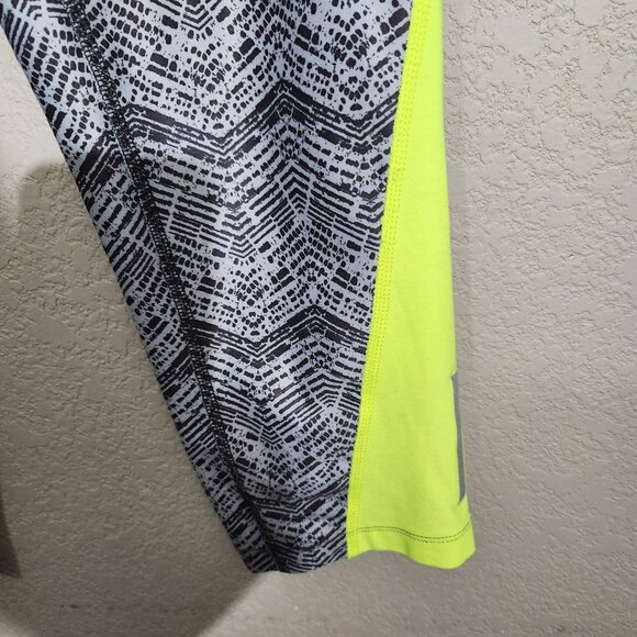 Nike Dri-Fit Womens Mid-Rise Cropped Leggings Black & Neon Yellow Geometric XL - Picture 2 of 16